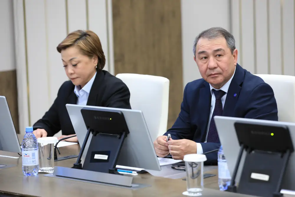 Аким поручил усилить контроль за доступностью объектов для людей с инвалидностью на аппаратном совещании Астане