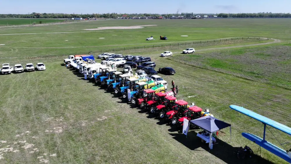 В южных регионах Казахстана приступают к защитным мероприятиям против саранчовых (2)