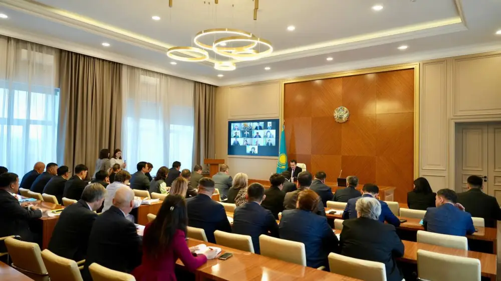 В акимате ВКО проверили ход выполнения поручений руководителей страны и области (2)