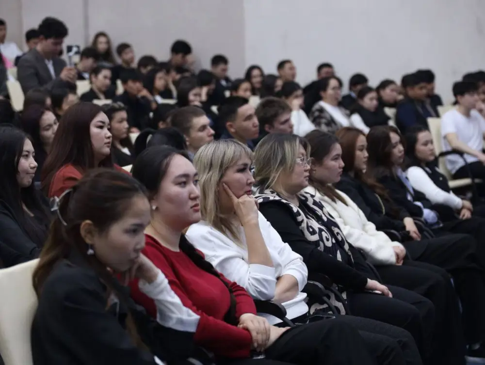 Стратегическая встреча с участием 250 студентов прошла в Усть-Каменогорске (2)