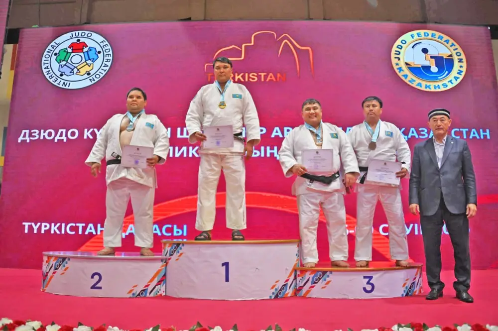 Полковник Арман Абеуов завоевал золото на чемпионате Казахстана по единоборствам среди мастеров Астане