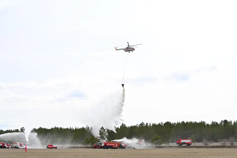 В области Абай проведены учения по тушению условного лесного пожара с применением современных технологий (10)