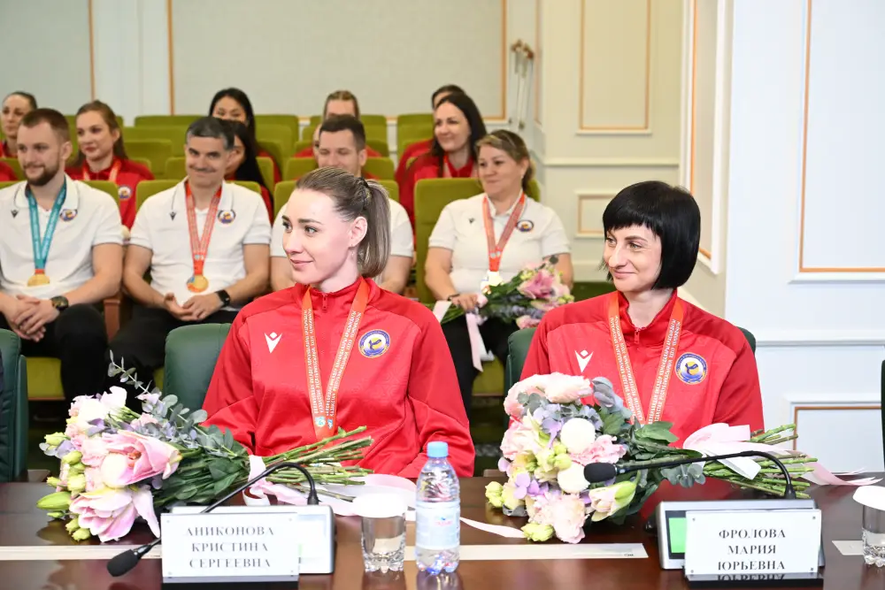 Бейбит Исабаев принял десятикратных чемпионов страны – волейболисток команды «Жетісу» (4)