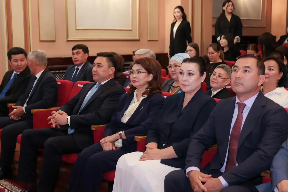 Аида Балаева посетила театр «Жастар» в Шымкенте и ознакомилась с его деятельностью Астане