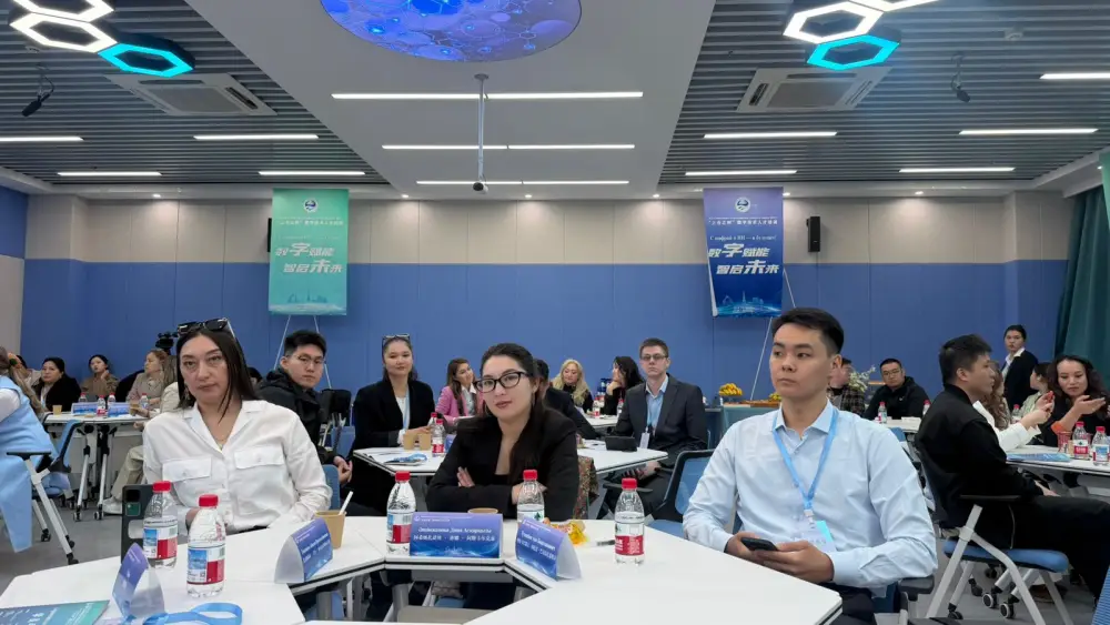 Делегация ВКО в Китае принимает участие в семинаре в сфере образования (4)