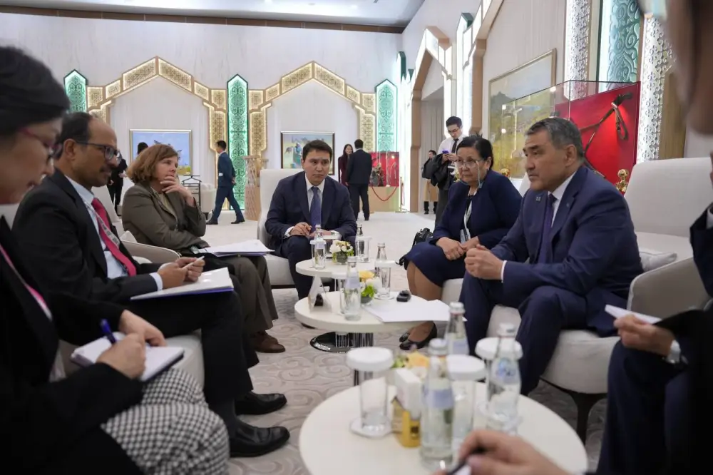 Министерство водных ресурсов и ирригации и Управление ООН по снижению риска бедствий обсудили борьбу с паводками и засухами (4)