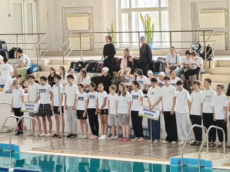 Легенда плавания поддержал юных спортсменов в Караганде (5)