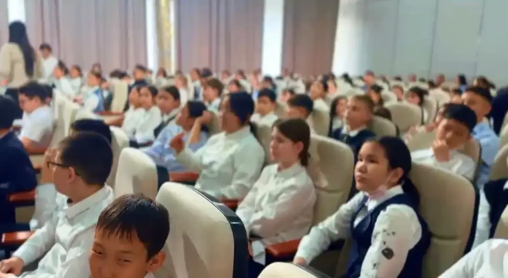 Международные стандарты безопасности дорожного движения: уроки для школьников в столице Астане