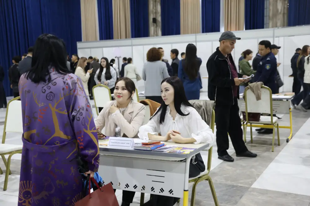 МЕЖРЕГИОНАЛЬНАЯ ЯРМАРКА ВАКАНСИЙ ПРОШЛА В ШЫМКЕНТЕ (5)