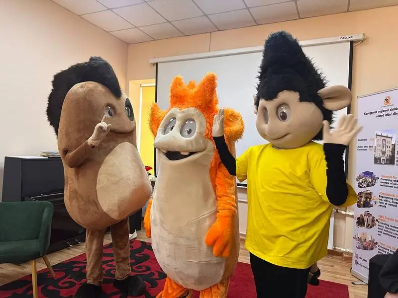 В библиотеке Караганды стартовали встречи детей с казахстанскими издателями (7)