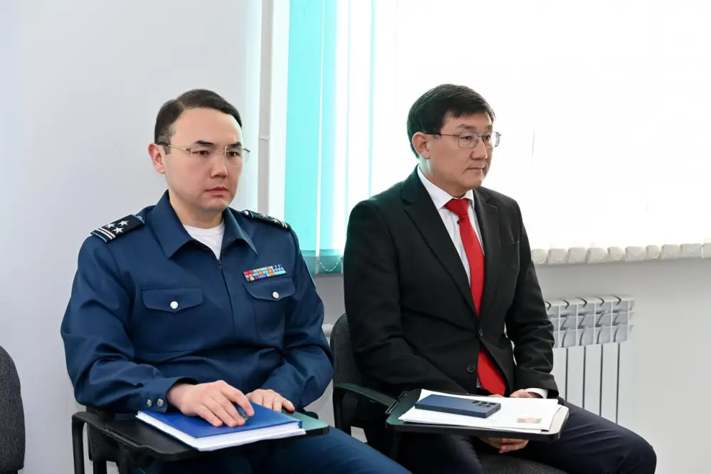 Аким области выслушал обращения граждан и дал поручения по решению проблем Астане