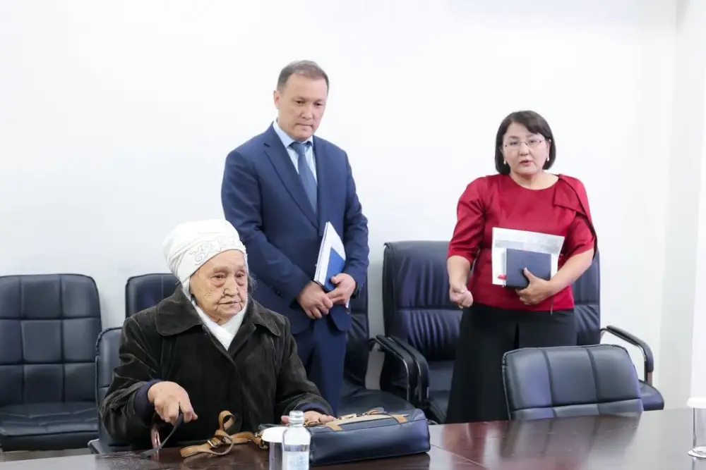 ПРИЁМ ГРАЖДАН: РАССМОТРЕНО БОЛЕЕ 150 ОБРАЩЕНИЙ (3)