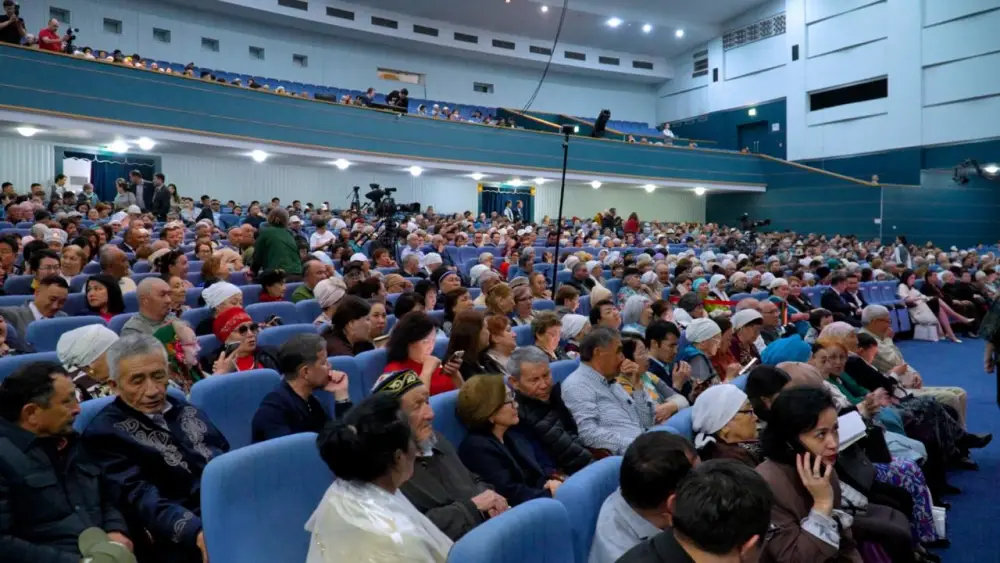 В Астане прошел республиканский айтыс "Алтын шаңырақ", где представители 14 этносов обсуждали закон и порядок в обществе Астане