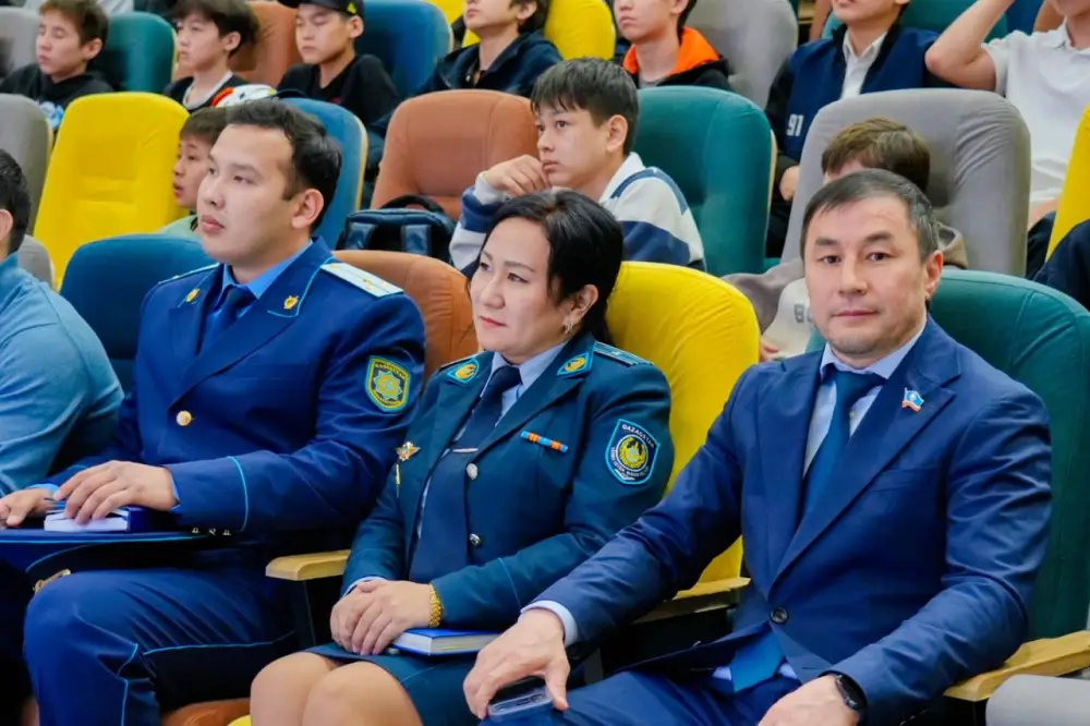 «Закон и порядок»: в Астане прошла мотивационная встреча с участием известного спортсмена (5)