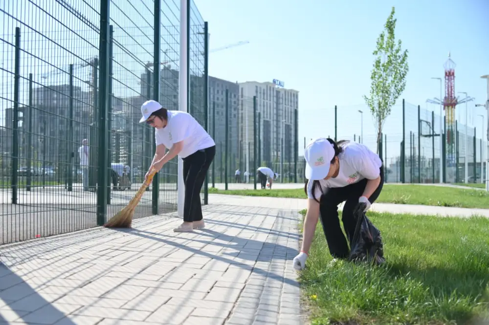 Субботник в Абайском районе Шымкента более 25000 участников сбор 146 тонн мусора Астане