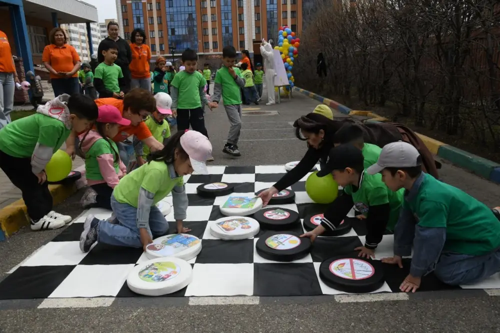 «Таза Қазақстан»: необычное мероприятие для воспитанников детских садов организовали в Астане (6)
