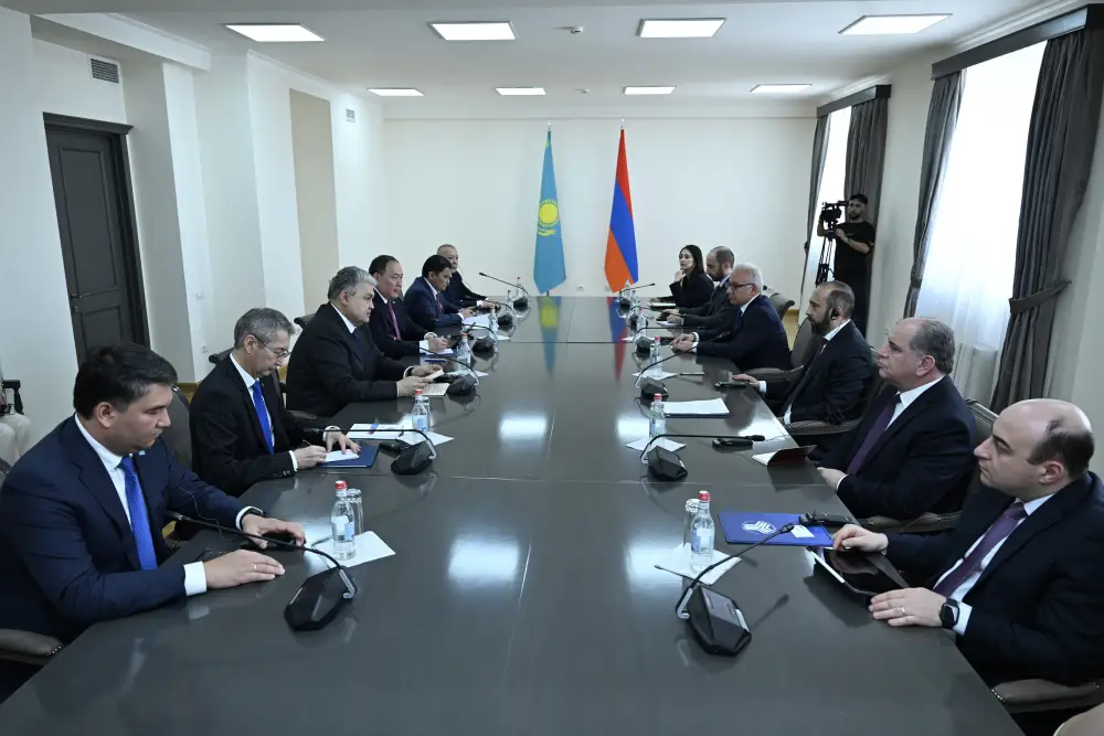 На перекрестке идей: Казахстан и Армения строят мосты для цифрового будущего Астане