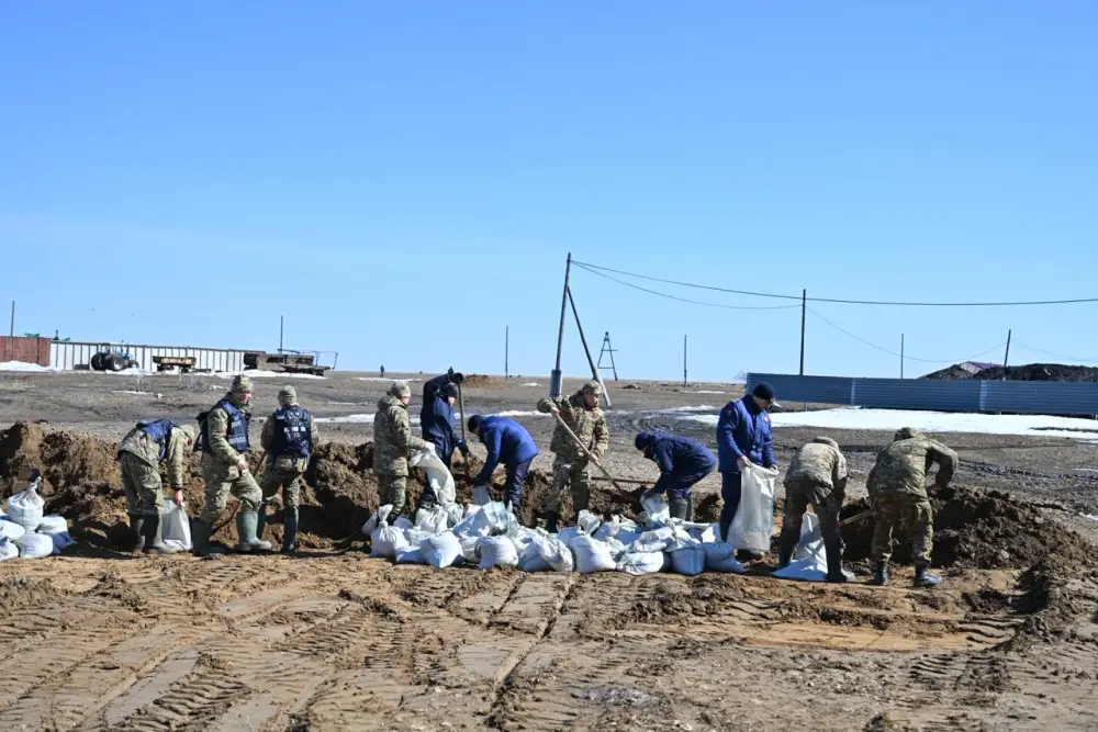 Фактов подтопления жилых домов не зафиксировано: аким области посетил село Бозтал (6)