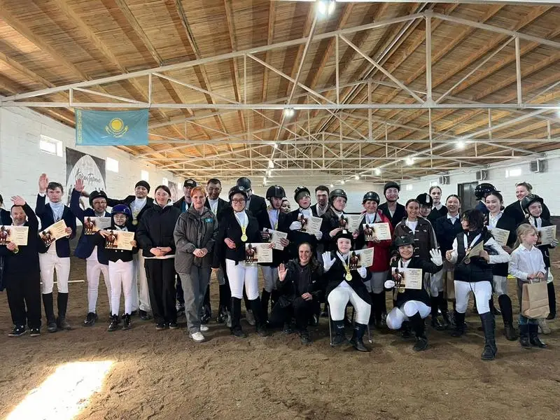 Спорт без границ: в Караганде особенные спортсмены соревновались в верховой езде (9)