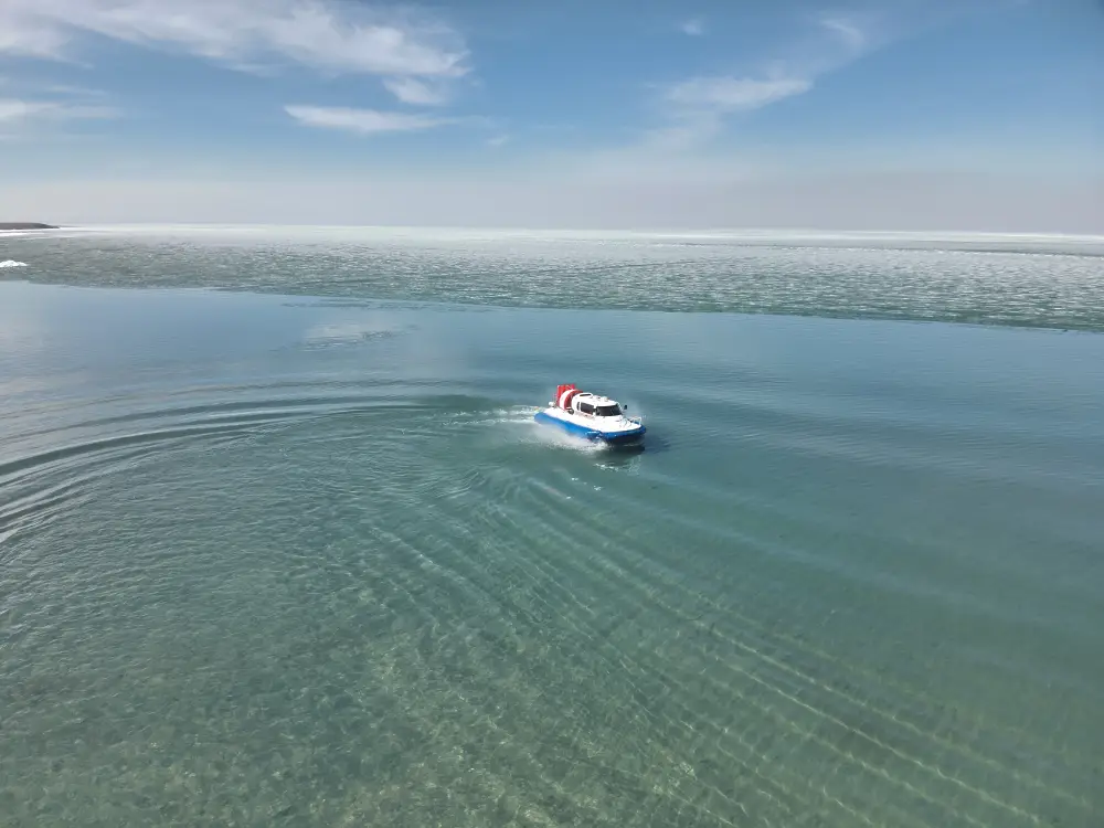 Спасатели МЧС патрулируют на озере Балхаше (8)