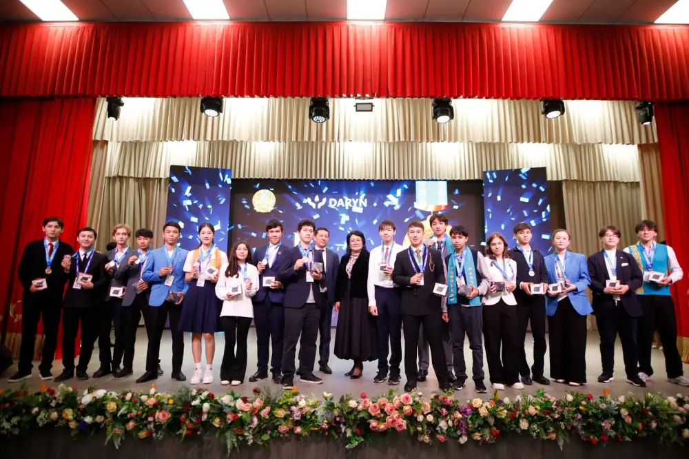 В Таразе завершился заключительный этап республиканской олимпиады по общественно гуманитарным предметам среди учащихся 10-11 (12) классов (9)