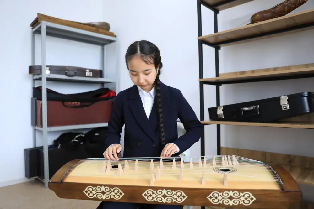 В Мартукском районе введена в эксплуатацию новая школа искусств (8)