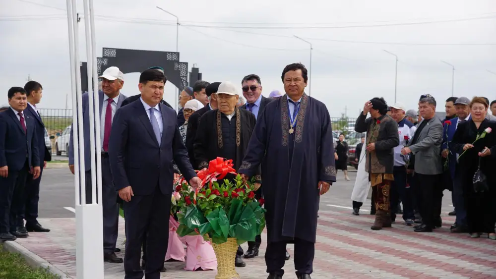 ТУРКЕСТАН: В ОРДАБАСЫ ШИРОКО ОТМЕТИЛИ 155-ЛЕТИЕ ПРОСЛАВЛЕННОГО БОРЦА КАЖЫМУКАНА МУНАЙТПАСУЛЫ (6)