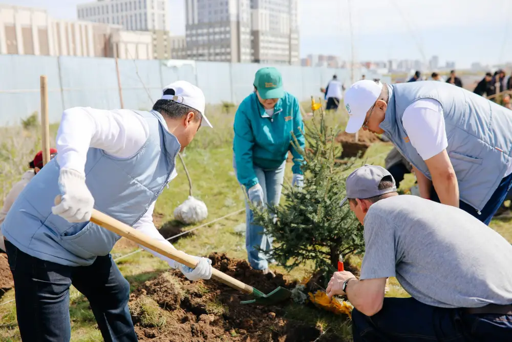 Коммунальные службы столицы приняли участие в акции «Таза Қазақстан» (4)