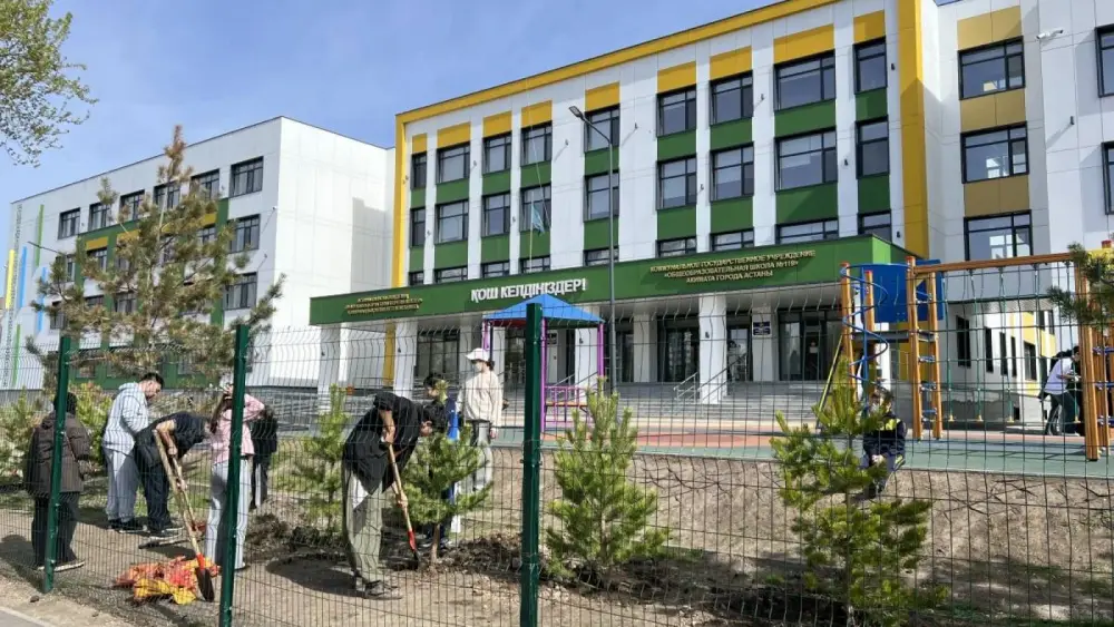 «Таза Қазақстан»: в Астане прошло мероприятие «Сад будущего — озеленение школьного двора» (6)