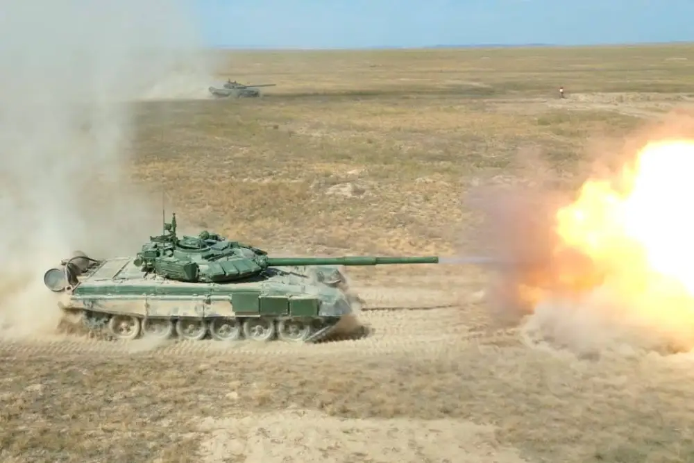 Главком Сухопутных войск продемонстрировал уверенное владение танковым вооружением (5)