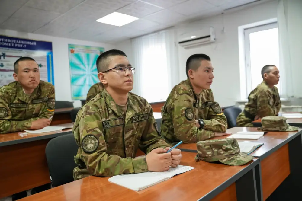 Международный военно-патриотический сбор молодежи «Айбын» объединит команды из шести стран (4)