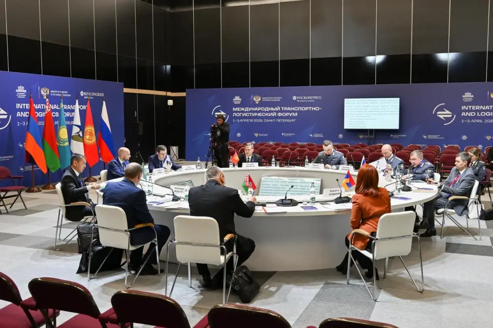 На международном форуме в Санкт-Петербурге обсуждены пути улучшения автомобильных перевозок в ЕАЭС Астане