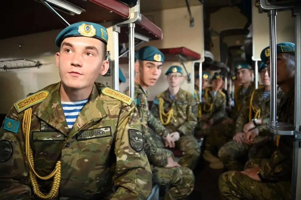 Торжественная встреча солдат в Астане после завершения срочной службы Астане