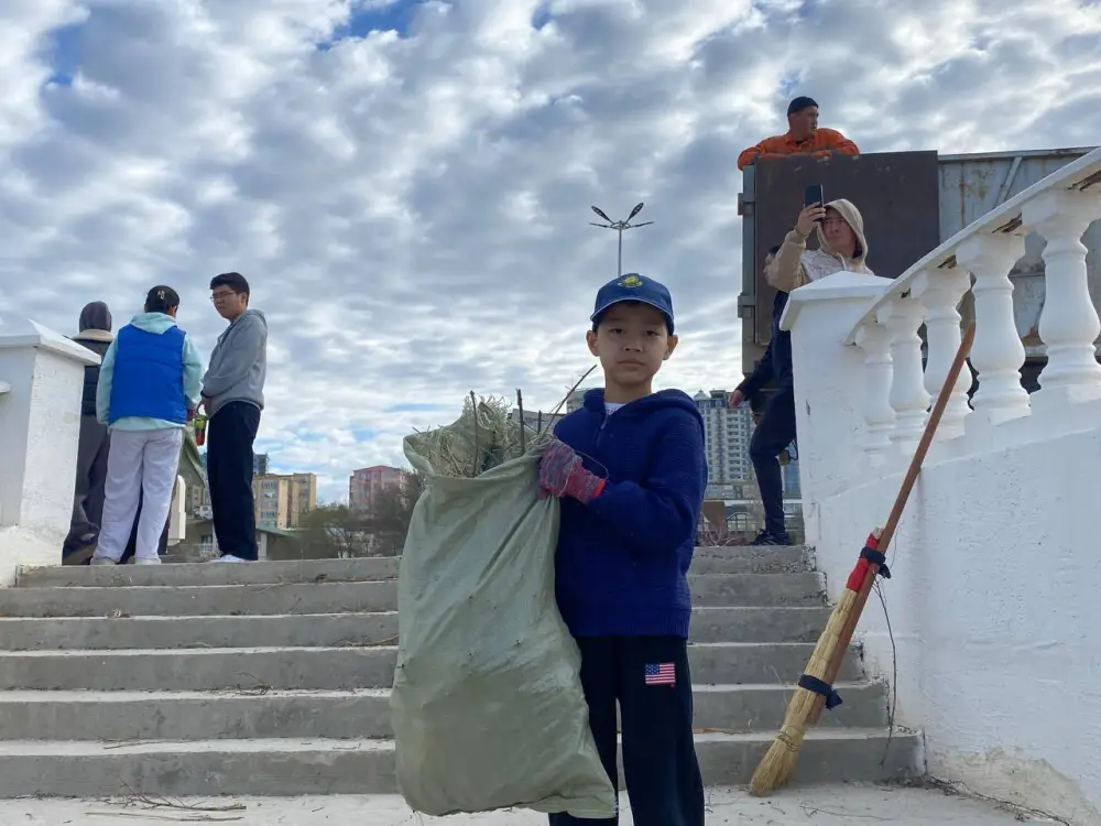 В Мангистауской области прошёл масштабный субботник с участием около 8000 человек (4)