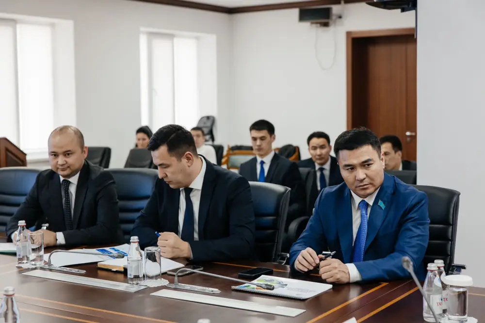 Обсуждены вопросы поддержки бизнеса (2)