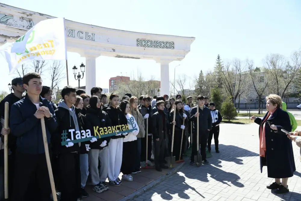 Союз волонтеров: Чистим следы истории в Казахстане Астане