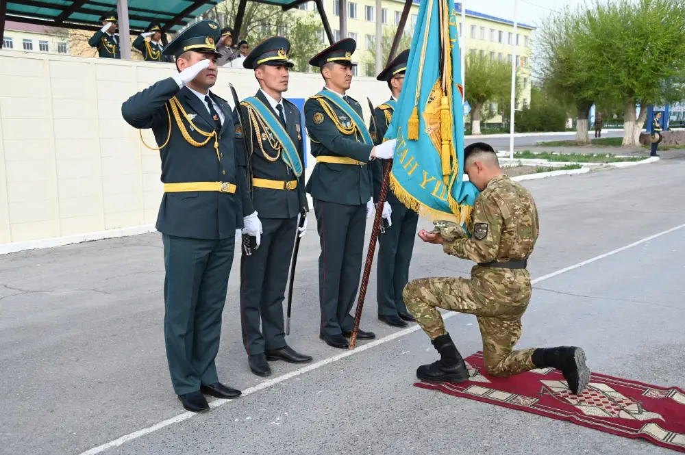В Гвардейском гарнизоне 600 солдат получили военно-учетные специальности (9)