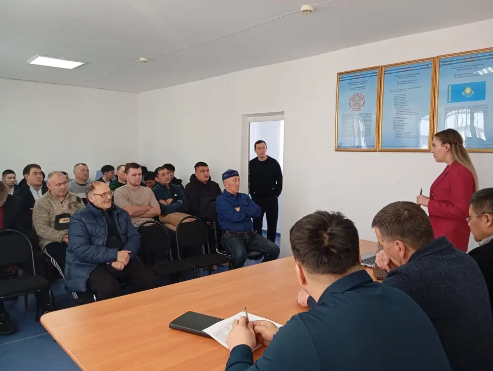 Обсуждение угрозы экстремизма в интернете: необходимость комплексного подхода для защиты общества в Аулиекольском районе Астане