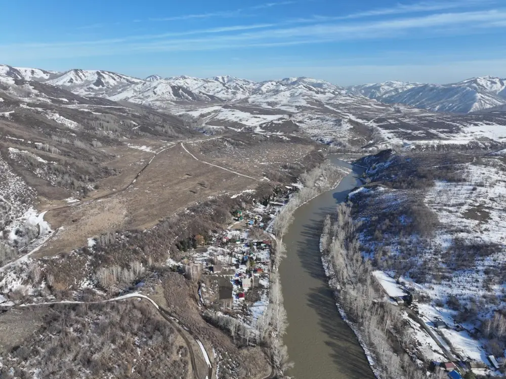 В ВКО ведется мониторинг за паводковой ситуацией и организовано круглосуточное дежурство оперативного штаба (6)