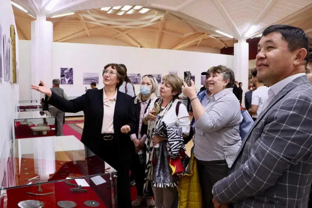 В Национальном центральном музее прошла выставка «Өткеннің өнегесі – бүгіннің белесі» (4)