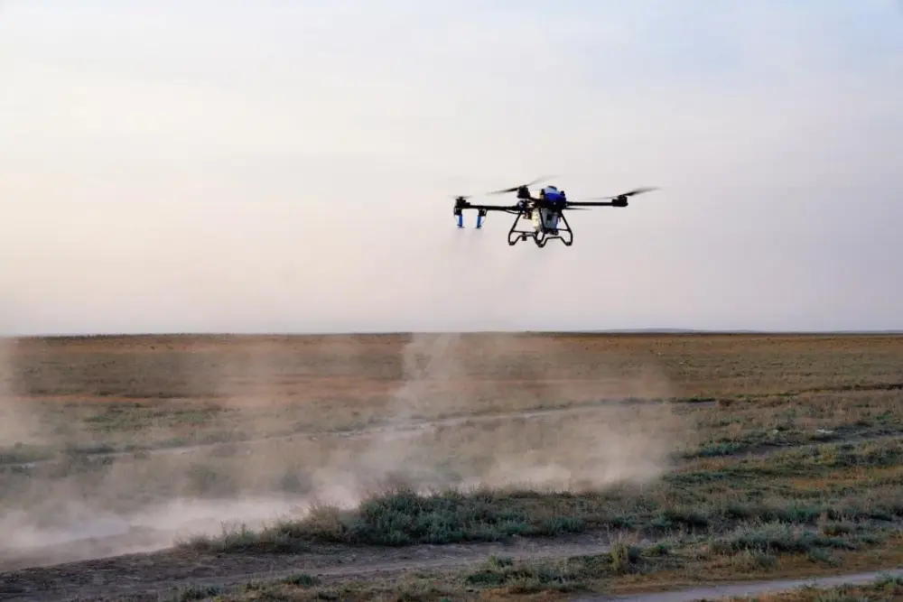 Более 100 дронов будет задействовано в защитных мероприятиях против саранчовых (2)