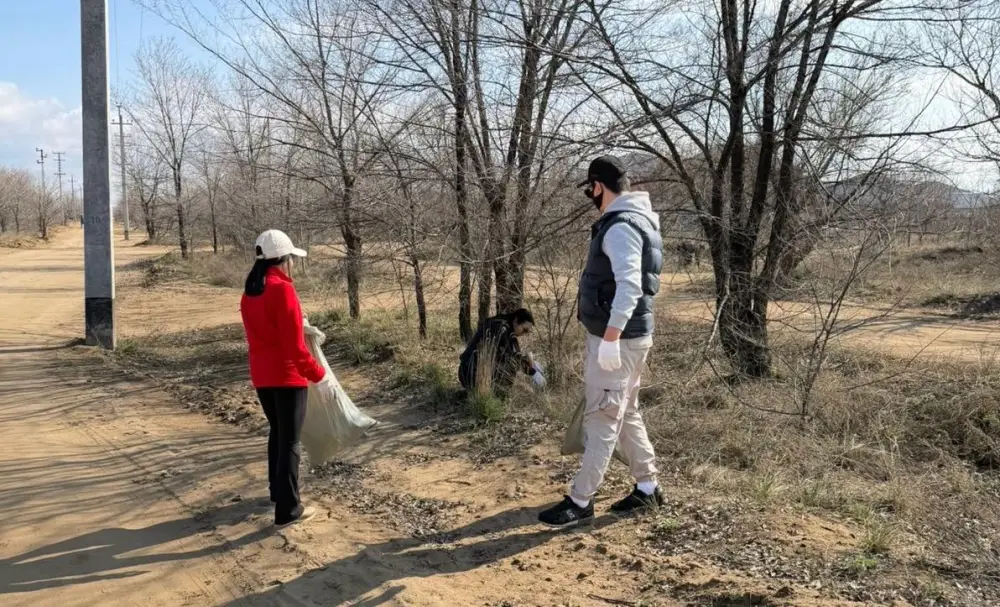 Таза Қазақстан: массовые субботники в Актобе привлекают внимание 40 тысяч жителей к экологическим инициативам Астане