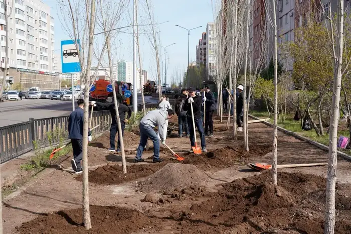 Столичные ТРЦ присоединились к озеленению города в рамках акции «Таза Қазақстан» (7)