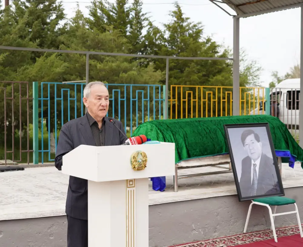 В ТУРКЕСТАНСКОЙ ОБЛАСТИ ПРОВОДИЛИ В ПОСЛЕДНИЙ ПУТЬ ПРОСЛАВЛЕННОГО ПОЭТА, НАЦИОНАЛЬНОГО ДЕЯТЕЛЯ МУХТАРА ШАХАНОВА (6)