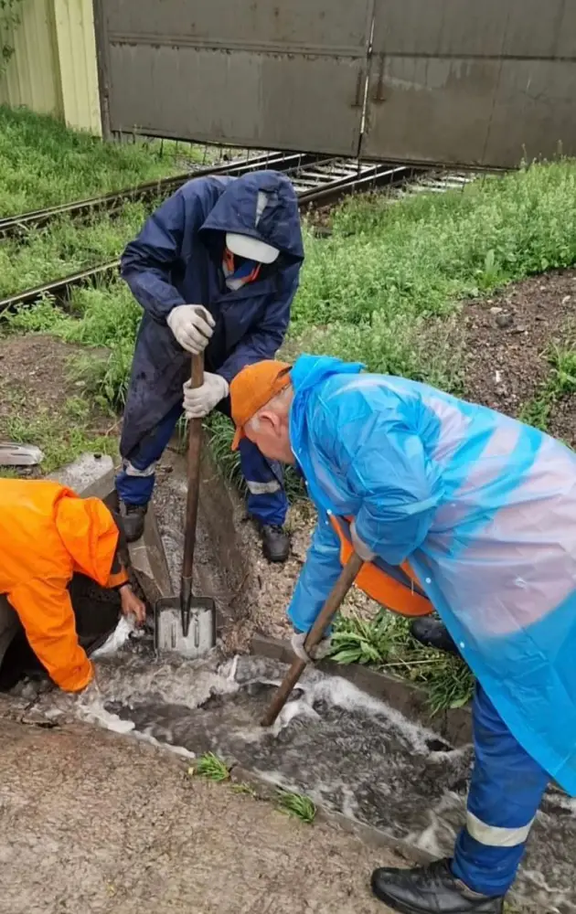 В Алматы организована круглосуточная работа служб на фоне обильных осадков (2)