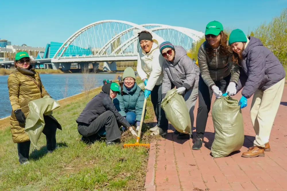 Экологическая акция Halyk Bank в Астане Астане