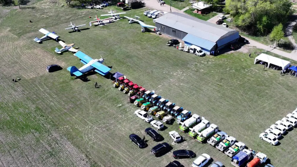 На страже полей: Казахстан готовится к битве с саранчовыми Астане