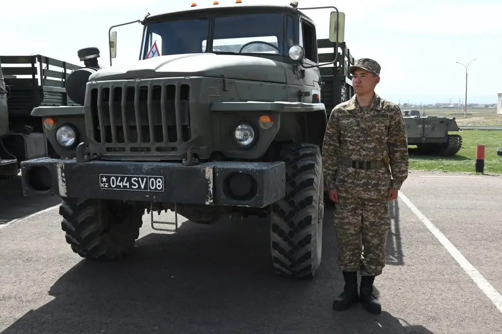 В Гвардейском гарнизоне 600 солдат получили военно-учетные специальности (6)