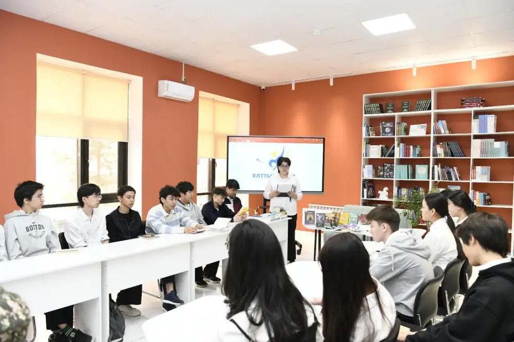 День книги организовали в столичной библиотеке (6)