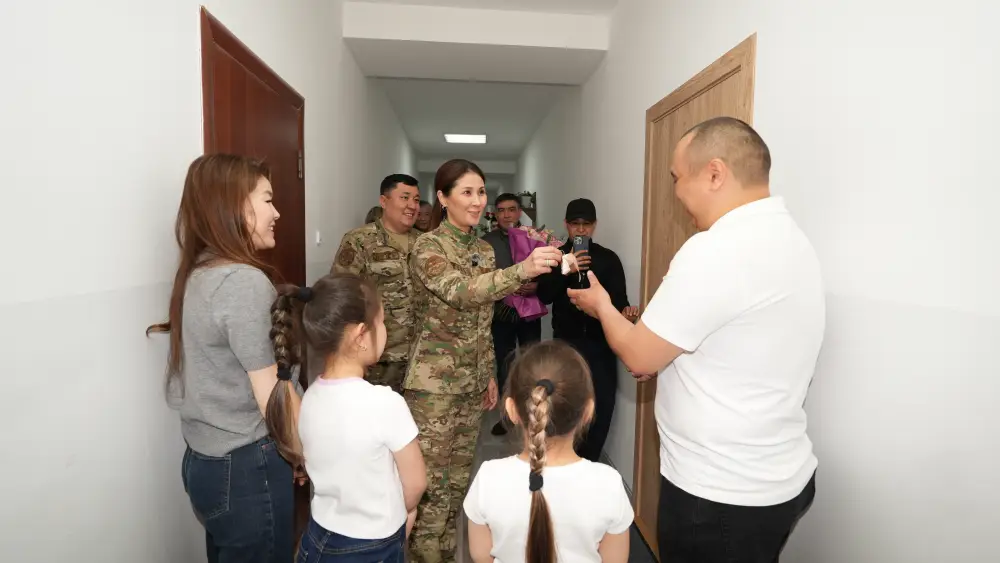 Ключи от квартиры семье спасателя в Астане Астане